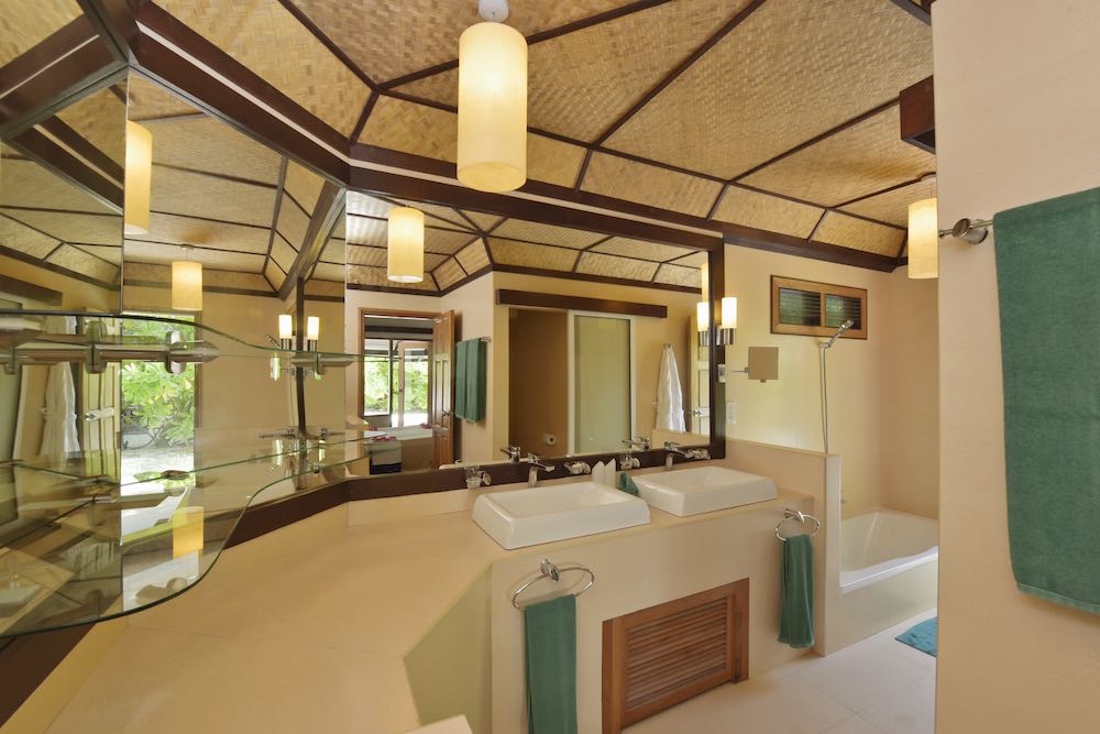 Superior Beach Bungalow photo 9